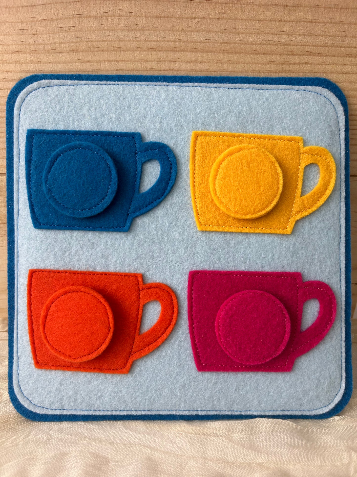 Plaque d'éveil en feutrine 2 - Fait à la main - Made in France