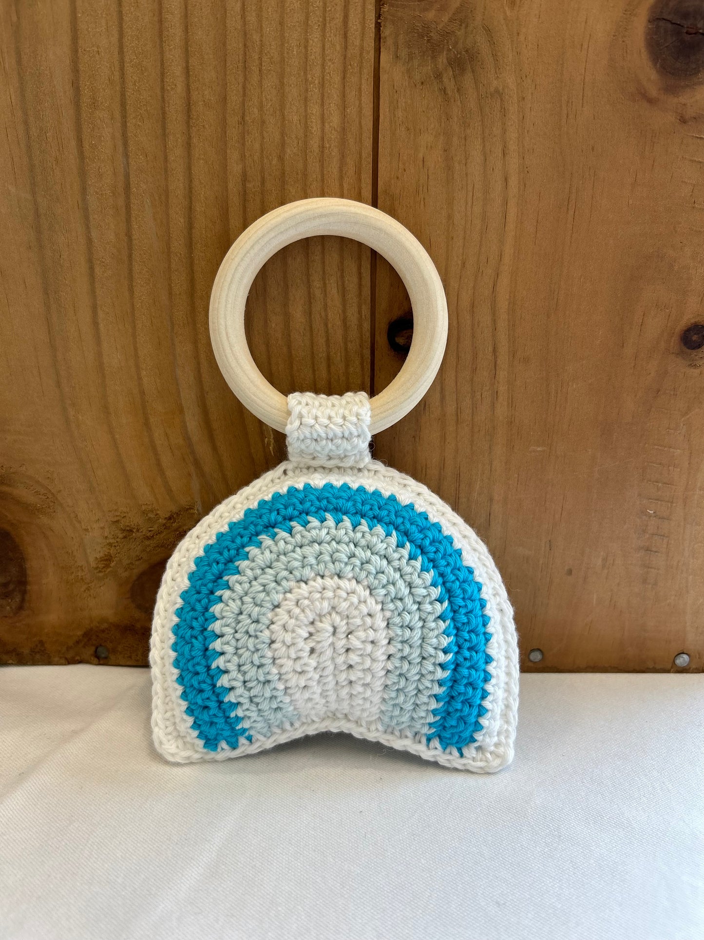 Anneau de dentition rainbow - Fait à la main au crochet - Made in France