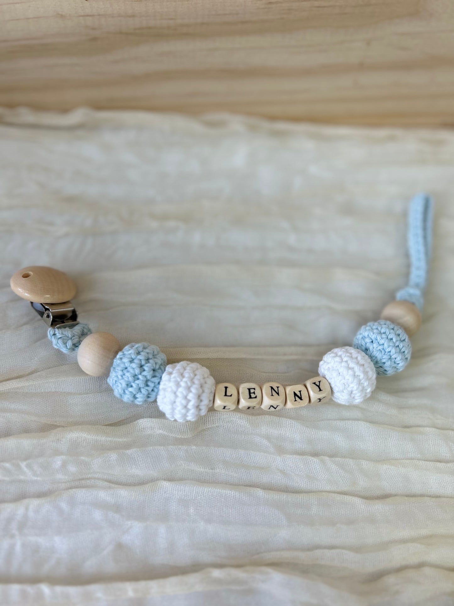 Attache-tétines prénom personnalisable - Fait à la main au crochet - Made in France