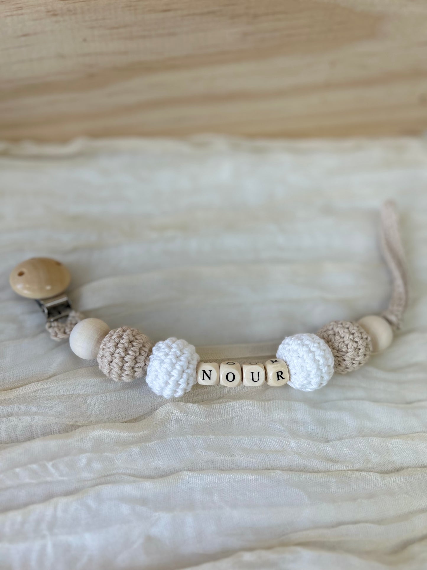 Attache-tétines prénom personnalisable - Fait à la main au crochet - Made in France