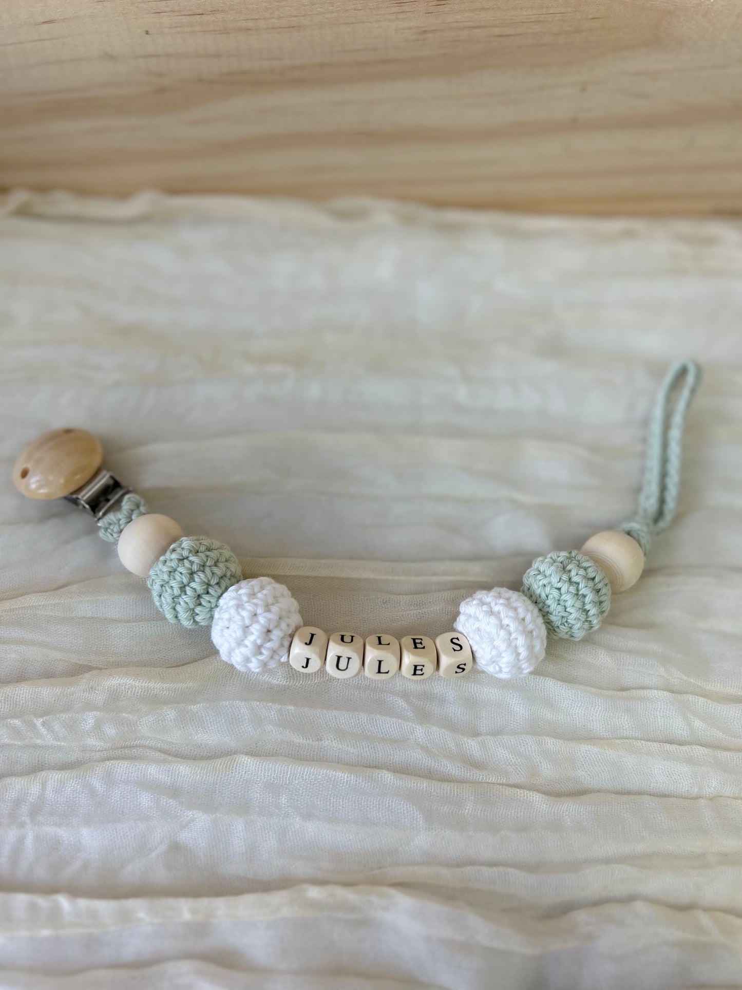 Attache-tétines prénom personnalisable - Fait à la main au crochet - Made in France