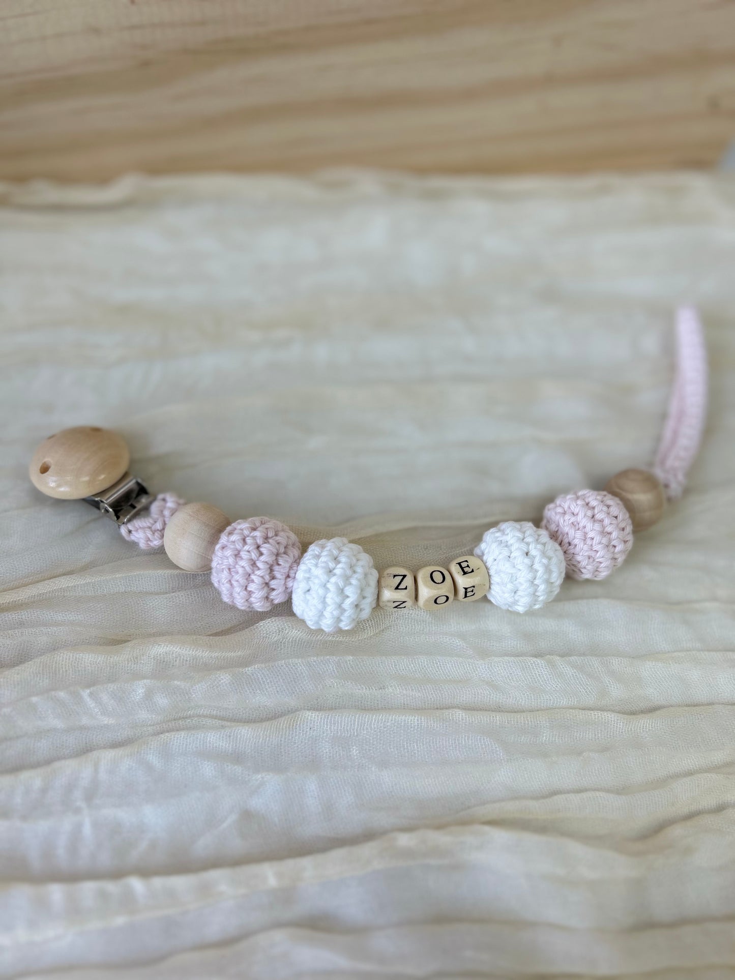 Attache-tétines prénom personnalisable - Fait à la main au crochet - Made in France