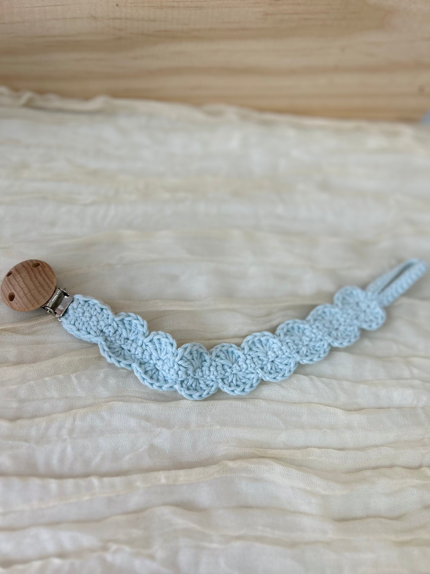 Attache-tétines fluffy - Fait à la main au crochet - Made in France