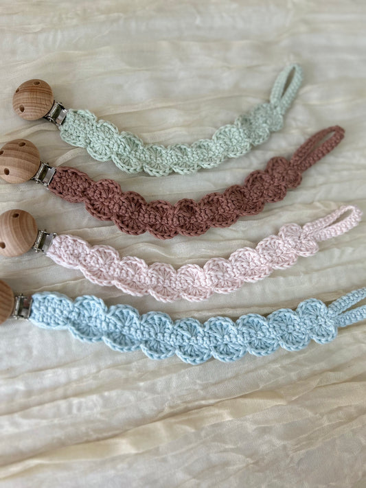 Attache-tétines fluffy - Fait à la main au crochet - Made in France