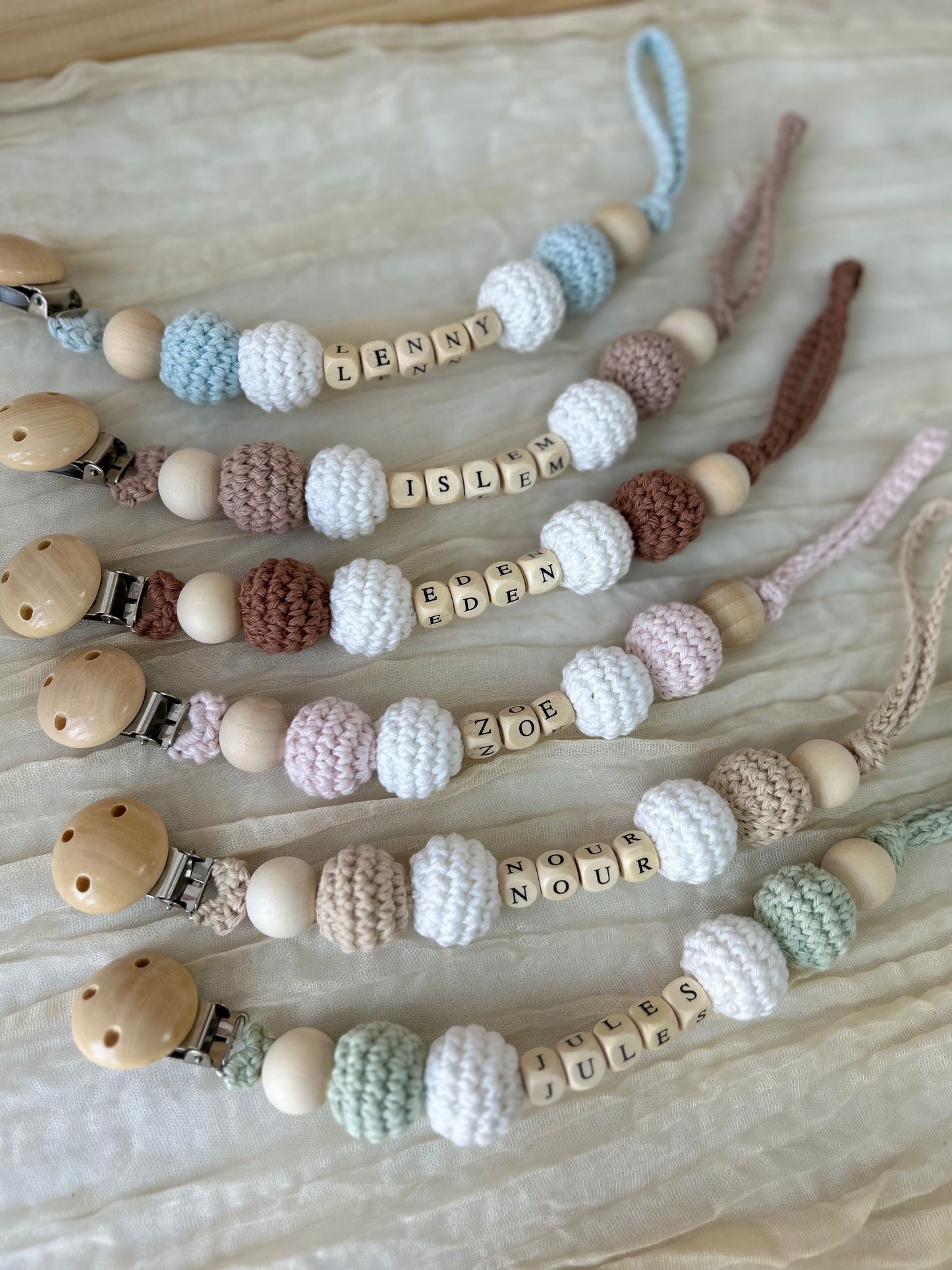 Attache-tétines prénom personnalisable - Fait à la main au crochet - Made in France
