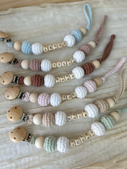 Attache-tétines prénom personnalisable - Fait à la main au crochet - Made in France