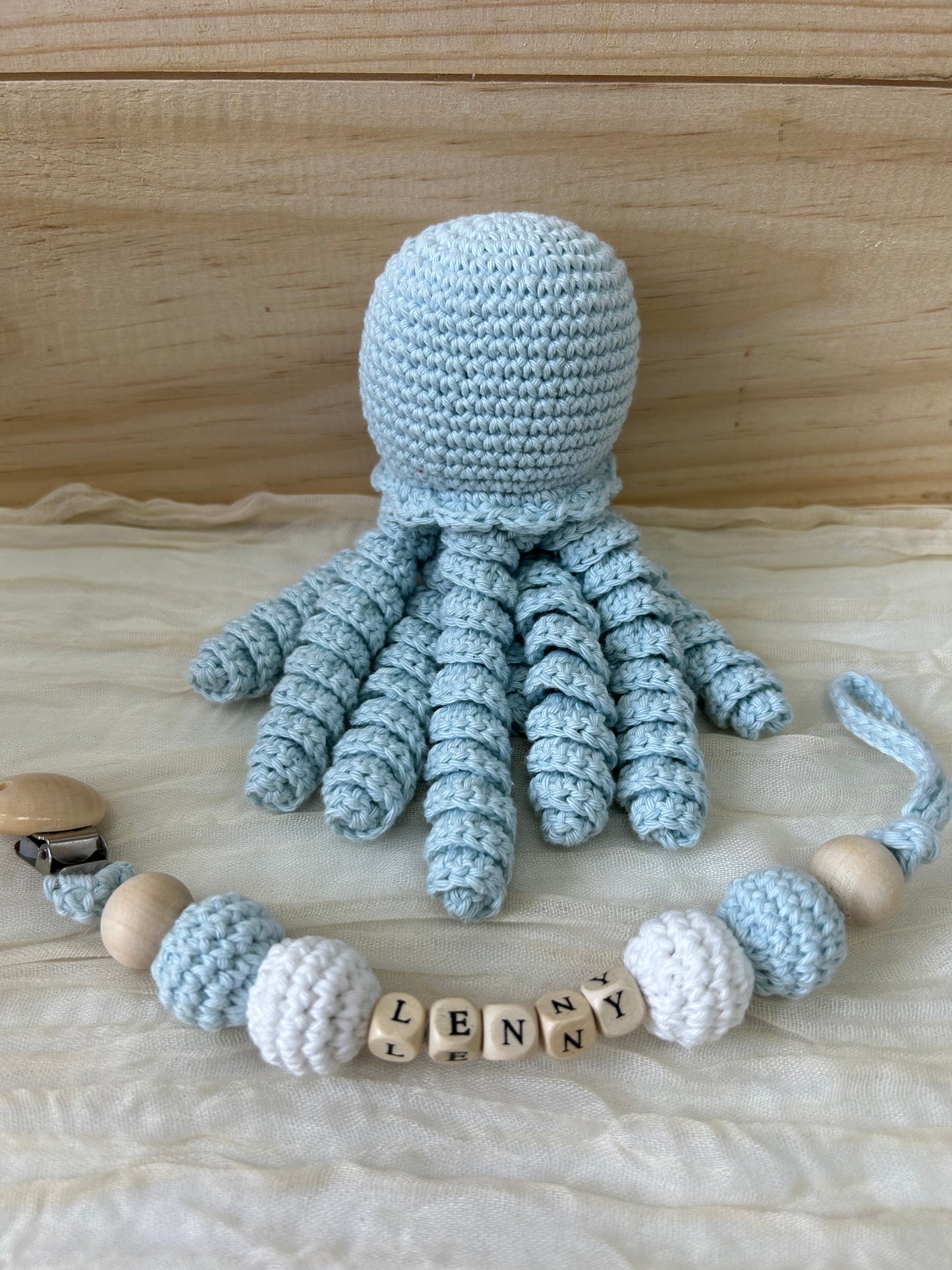 Coffret curly pieuvre et son attache-tétines personnalisable - Fait à la main au crochet - Made in France