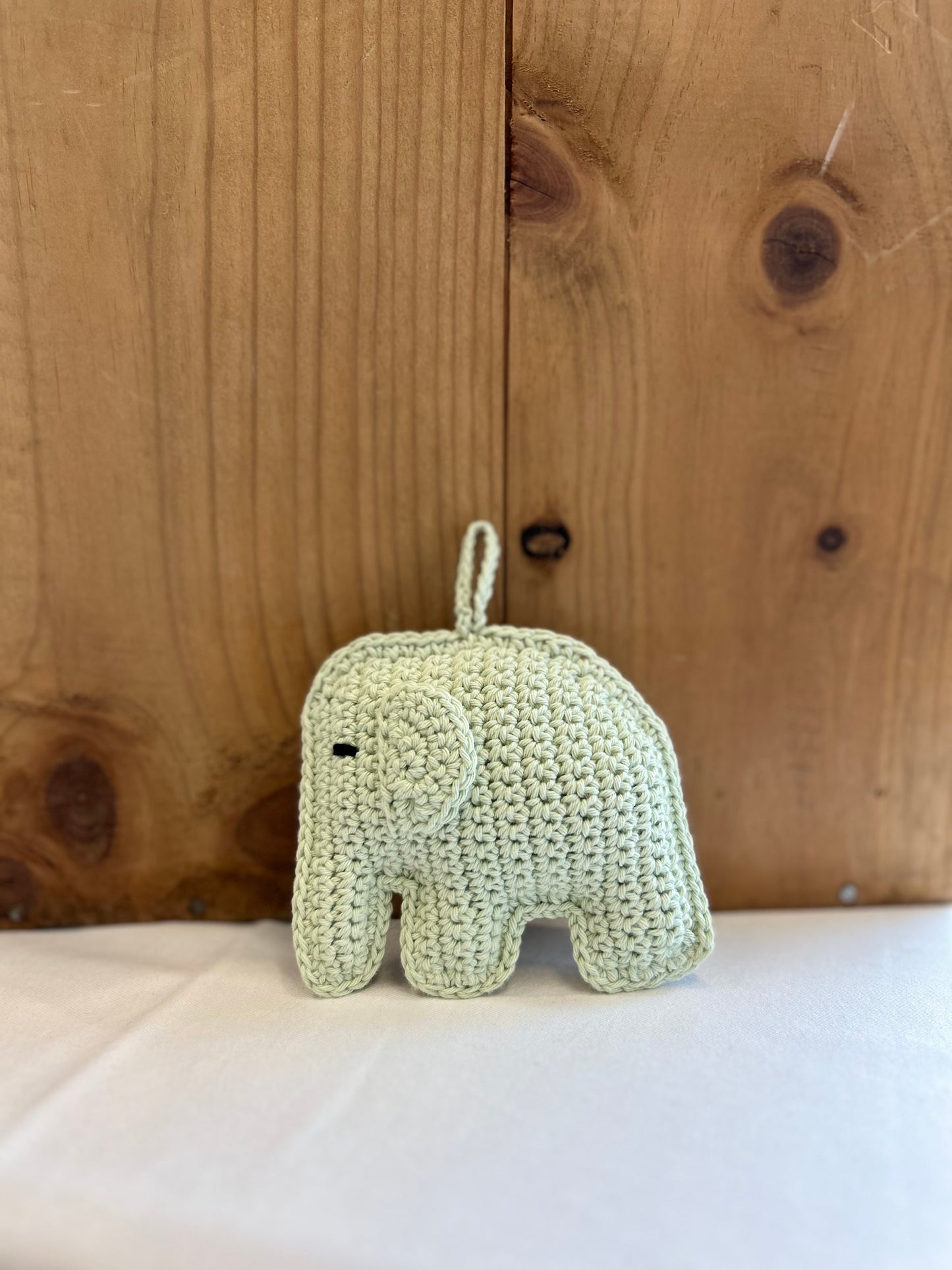 Décoration mini éléphant - Fait à la main au crochet - Made in France