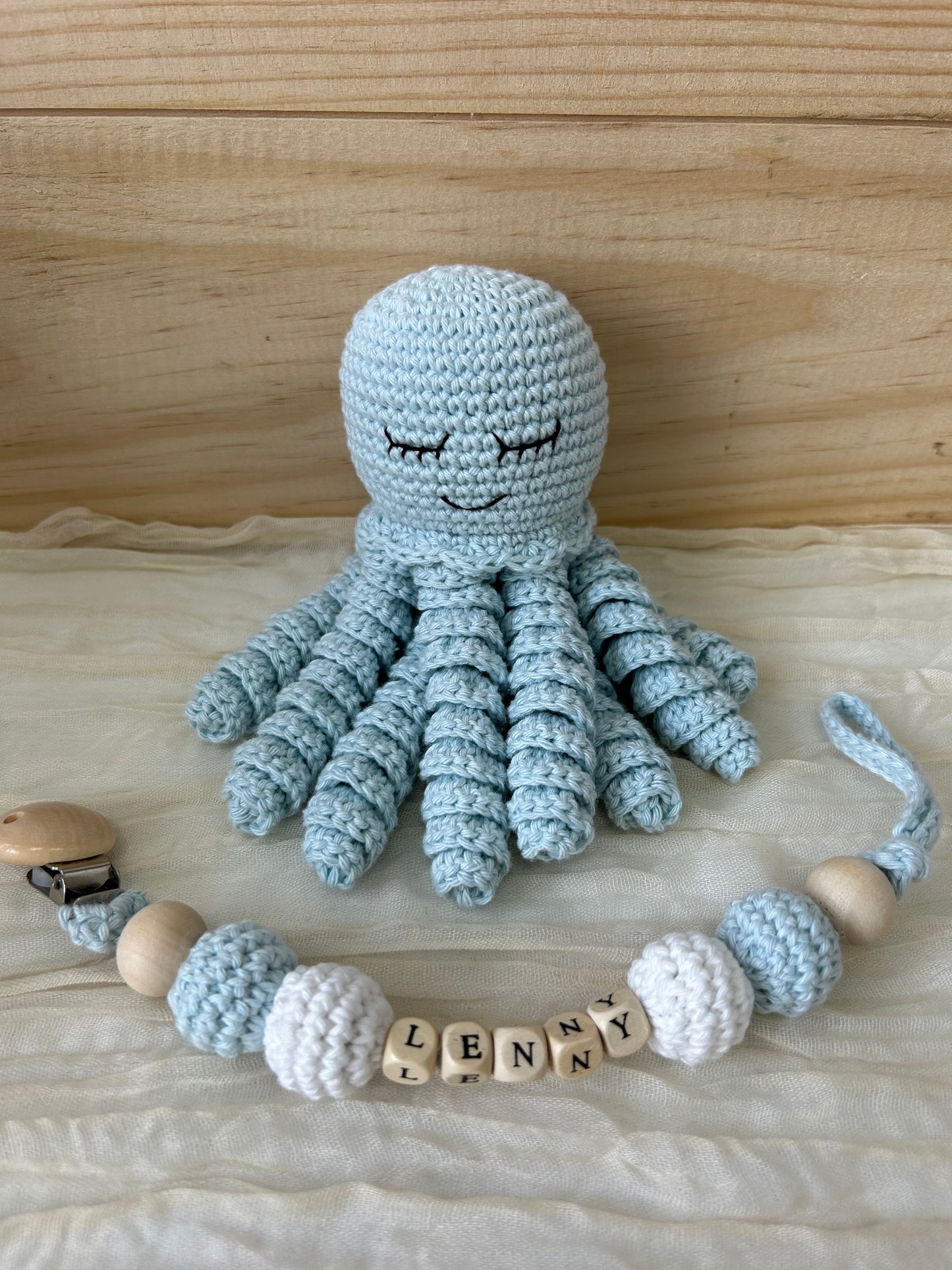 Coffret curly pieuvre et son attache-tétines personnalisable - Fait à la main au crochet - Made in France